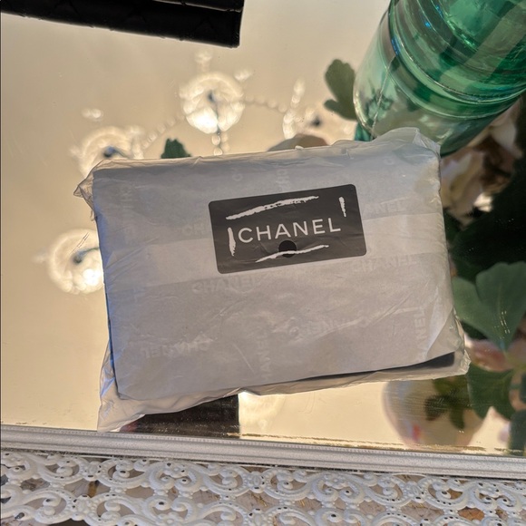 Chanel VIP Wallet - Picture 7 of 7